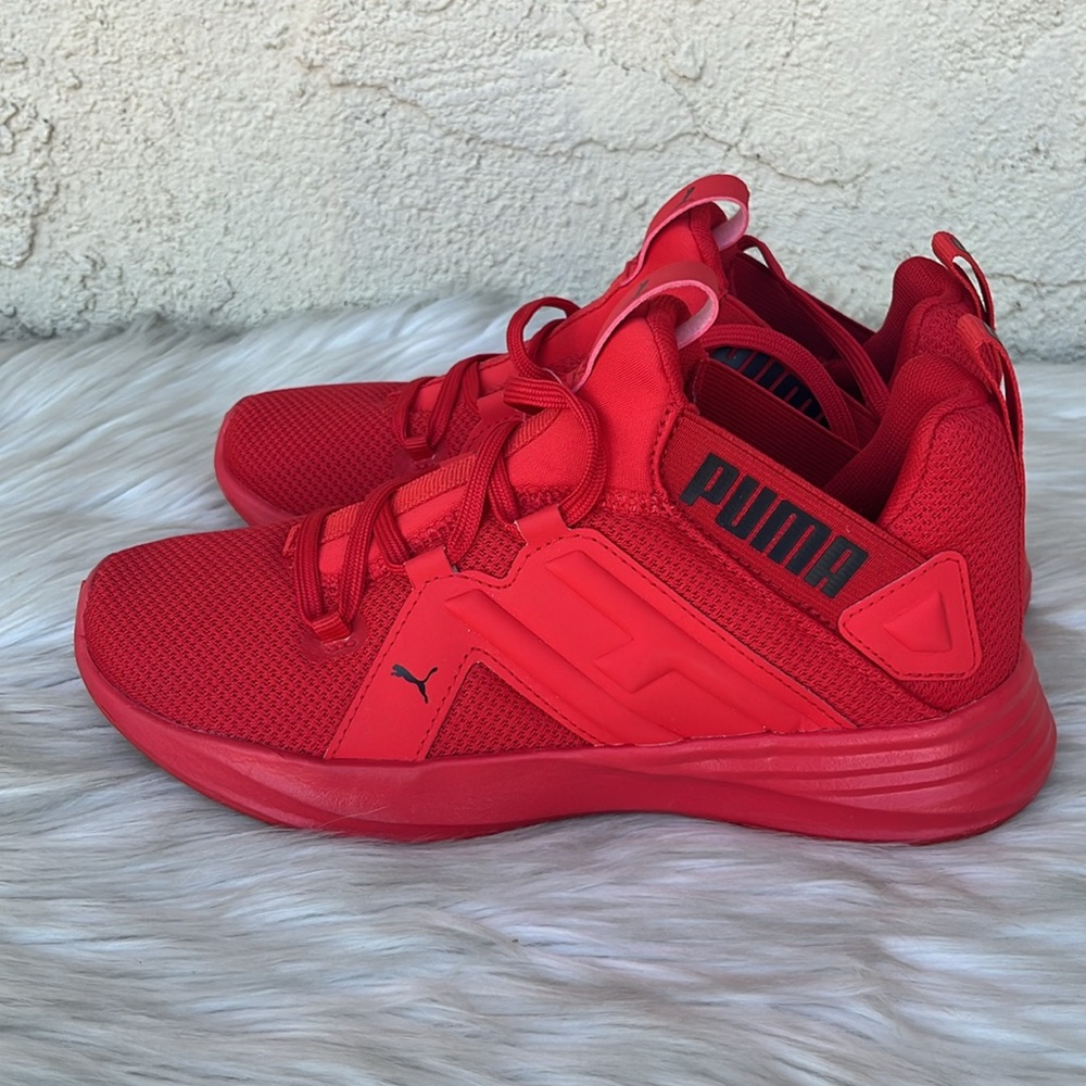 Puma  snickers Red  size 6